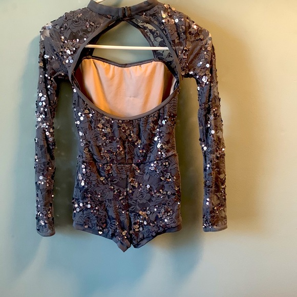 Sequined one piece solo dance costume in grey/silver - Picture 2 of 2